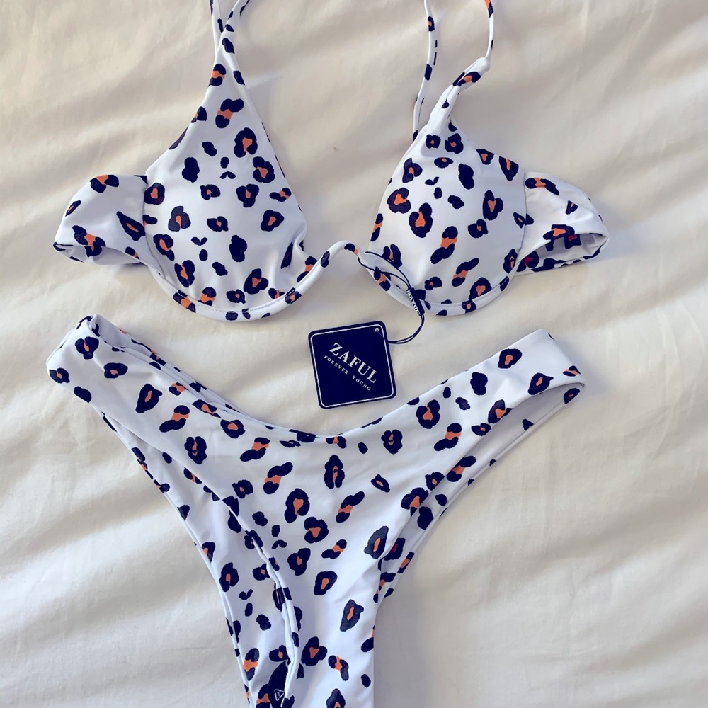 White leopard print bikini